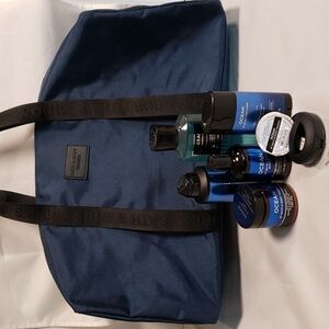 Bath & Body Works - OCEAN 8 Pc Men’s Collection Body Care Gift Set + Travel Bag